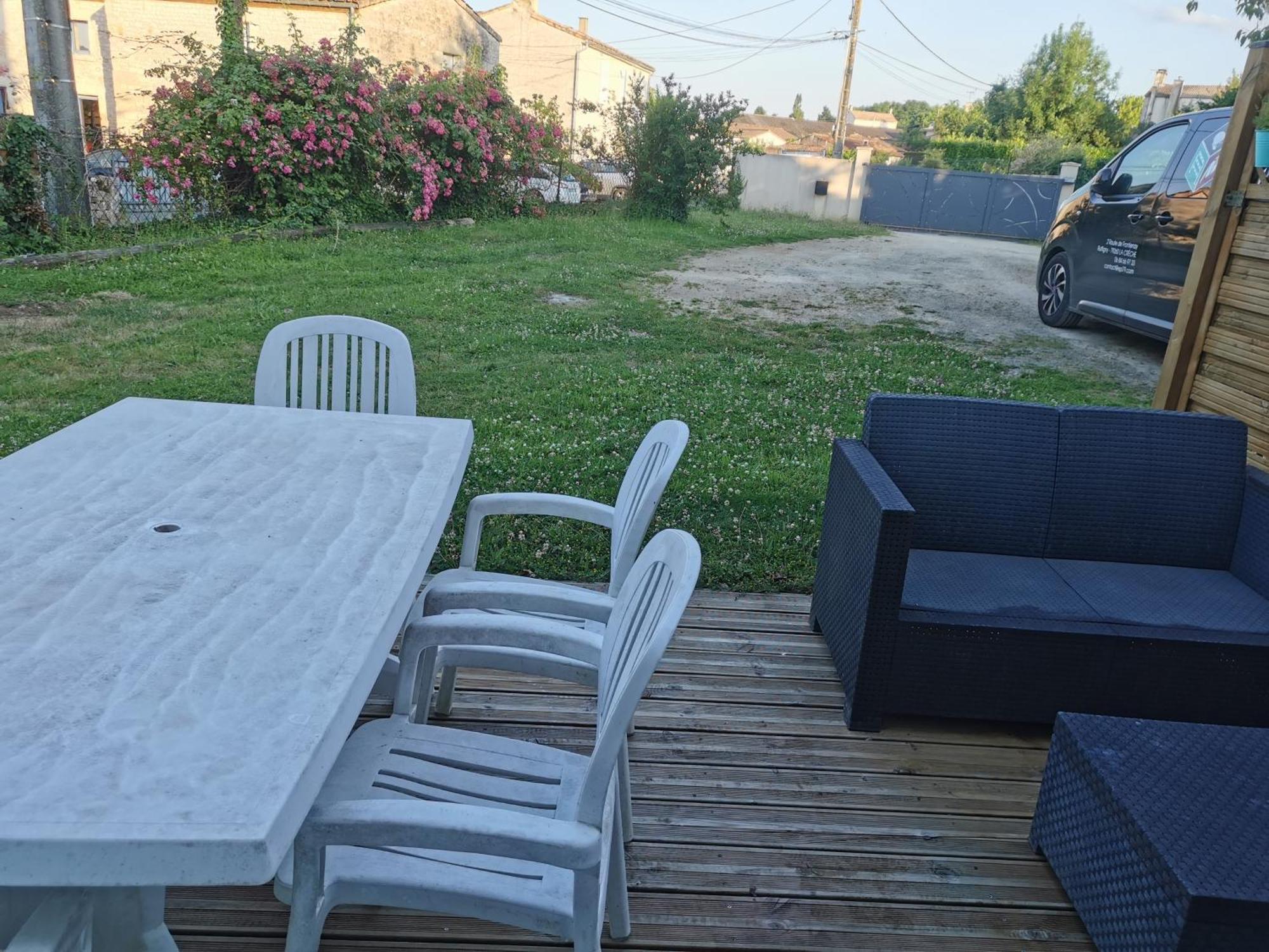 Logement Entier A La Creche Exterior photo